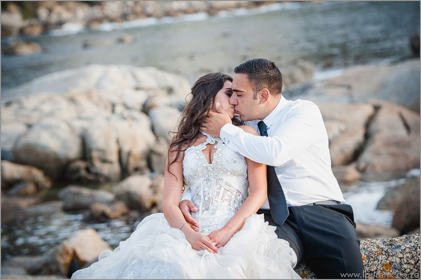 Cape-Town-wedding-Photographer-Lauren-Kriedemann-trash-the-dress-Campsbay-AJ008